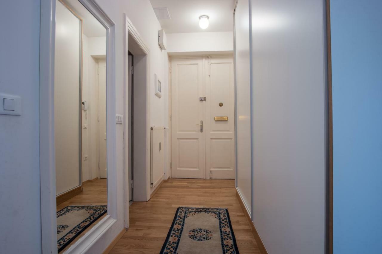 Luxury Central Apartment Любляна Экстерьер фото